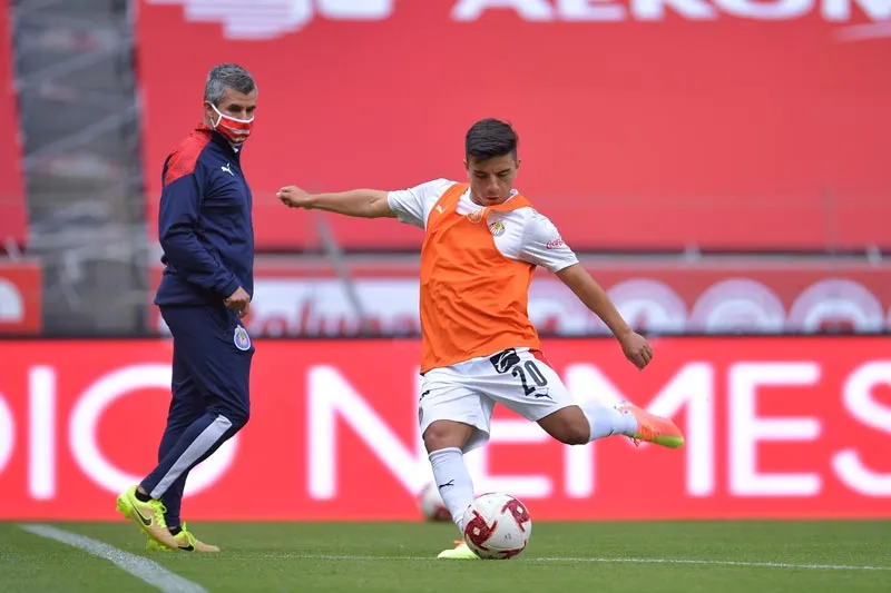 El Nene calentando antes de un partido con el Rebaño