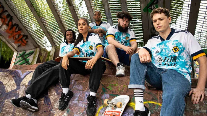 Segunda equipación de Wolverhampton