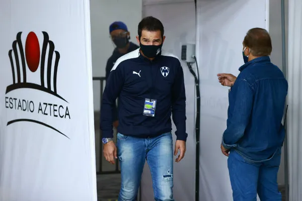 El directivo de Rayados antes de un partido