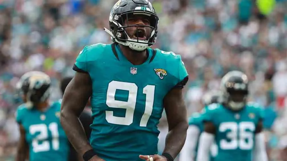 El ala defensiva festeja una acción