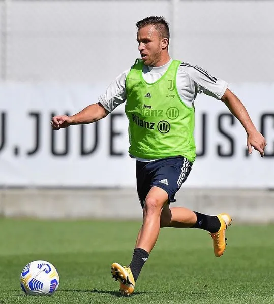 INSTAGRAM@ARTHURMELO Arthur Melo entrenando con la Juve