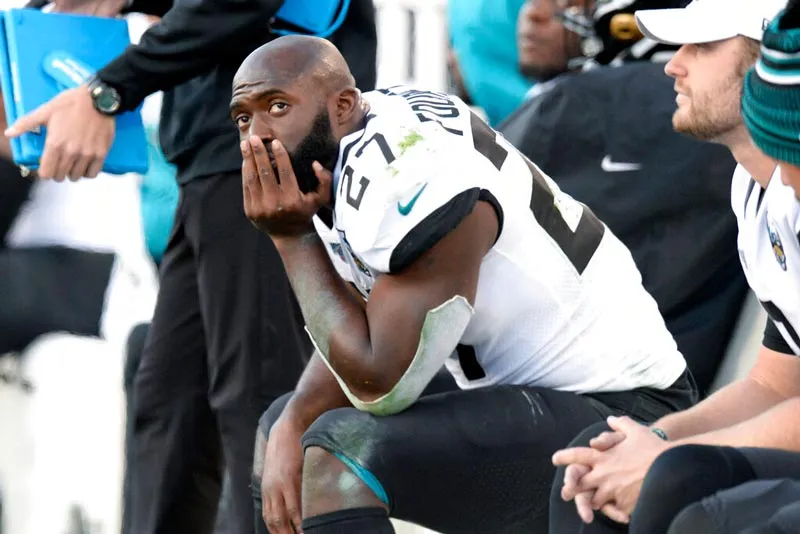 El corredor sentado durante un partido de los Jaguars
