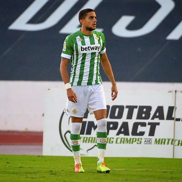 INSTAGRAM@REALBETISBALOMPIE Bartra en el juego ante Granada