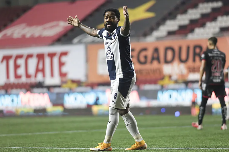 Dorlan Pabón en el duelo ante Tijuana de Liga MX