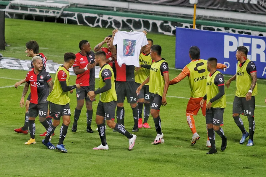 El gol de los rojinegros se lo dedicaron a Edgar Zadlívar, jugador que se perderá el torneo por lesión