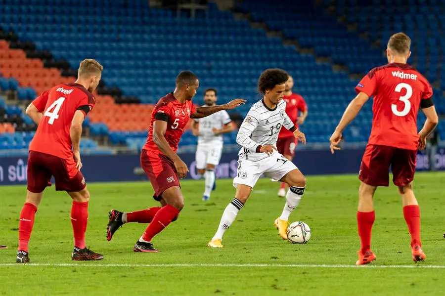 Leroy Sané en el partido contra los suizos