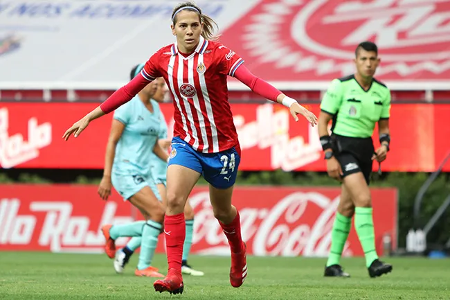 Cervantes celebra su gol de penalti