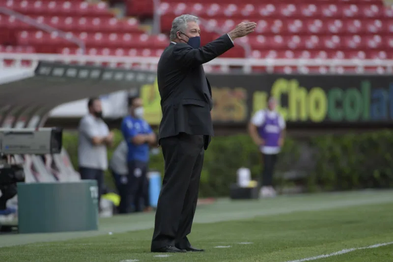 Vucetich en partido con Chivas
