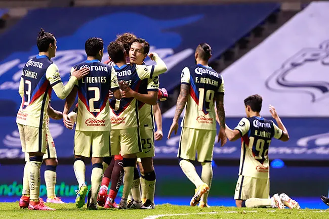 IMAGO7 Jugadores de América celebran tras vencer al Puebla