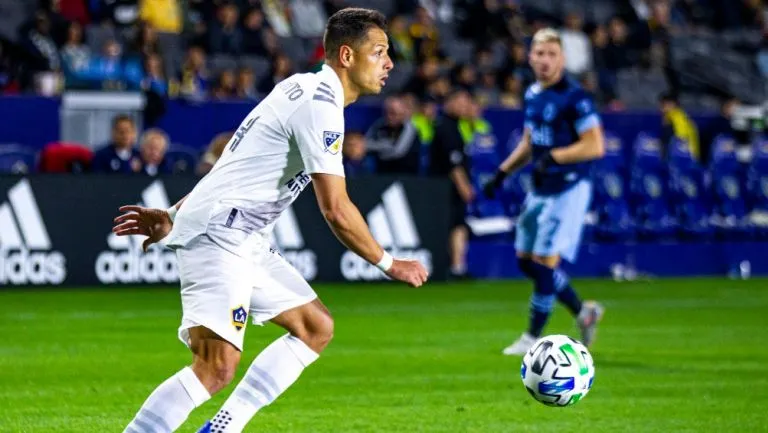 Javier Hernández durante un partido con LA Galaxy