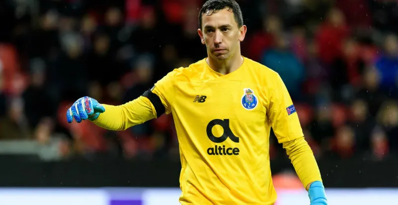 Marchesín en partido con Porto