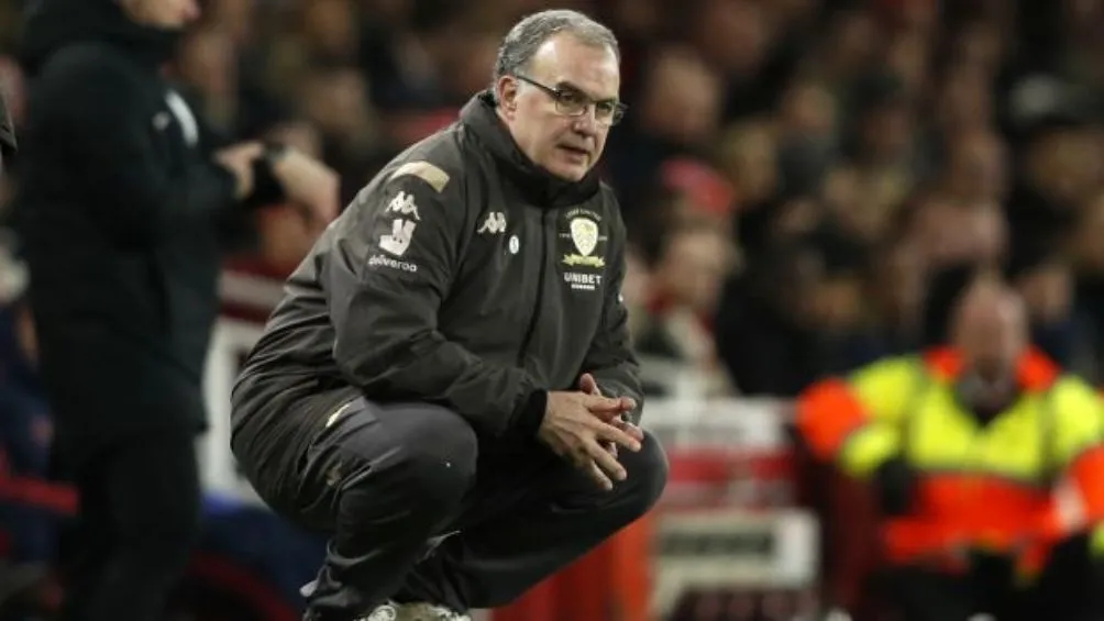 Marcelo Bielsa durante un partido con Leeds United
