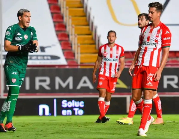 IMAGO7 Jugadores del Necaxa se lamenta tras fallar una acción