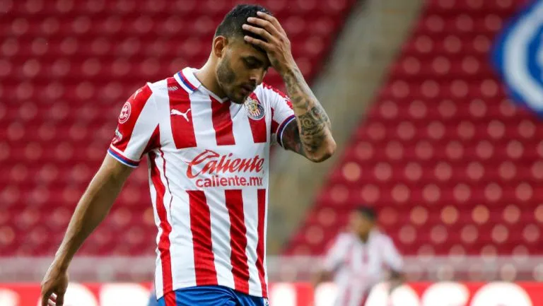 IMAGO7 Alexis Vega se lamenta por una jugada