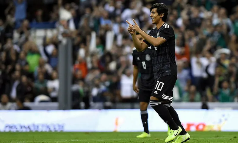 IMAGO7 JJ Macías en festejo