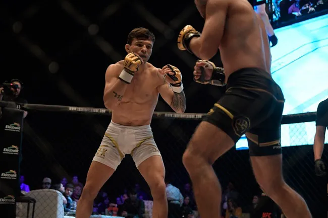 LUX FIGHT CLUB Costa, durante un combate