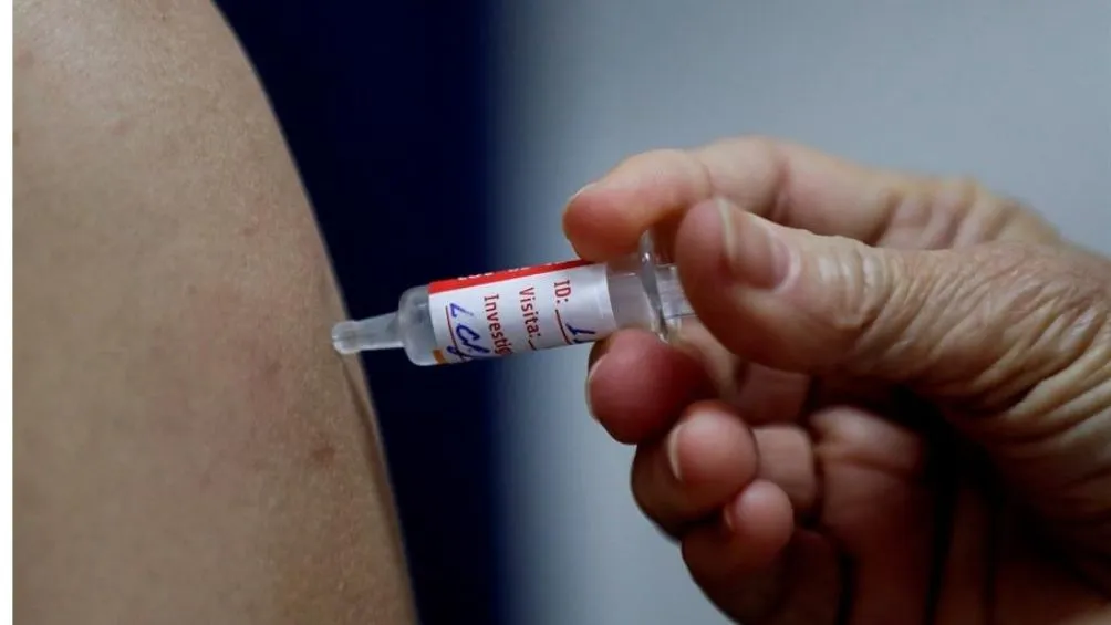 El mexicano recibió la vacuna en España