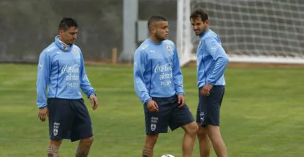 EFE Cabecita Rodríguez en concentración de Uruguay