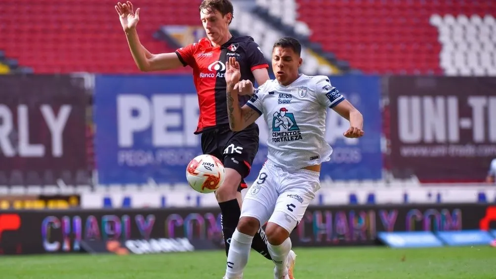 IMAGO7 Conti cometió falta sobre De La Rosa