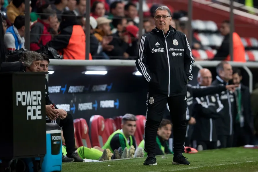 MEXSPORT Gerardo Martino durante un partido con México