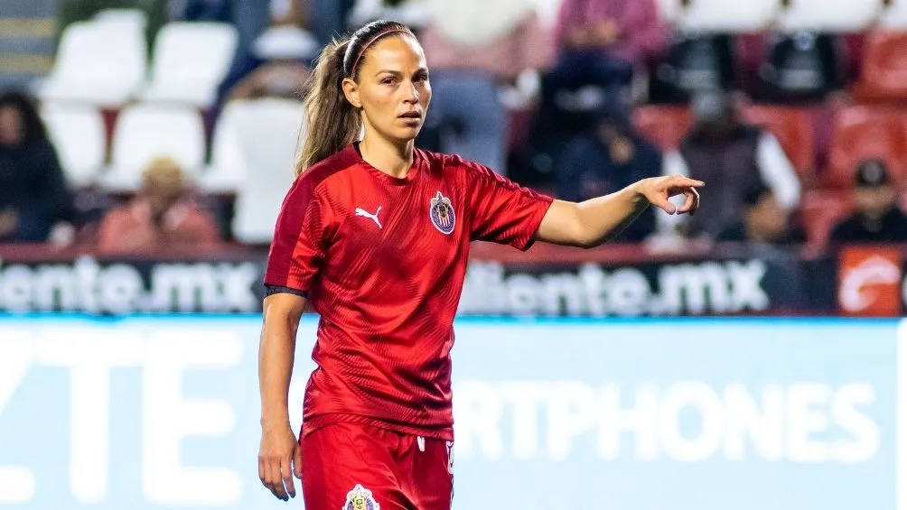 Farias en partido con Chivas