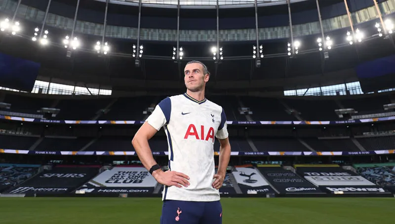 Bale posa en el estadio de los Spurs