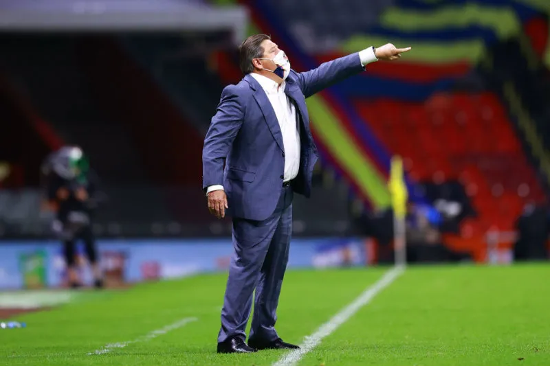 Miguel Herrera en partido
