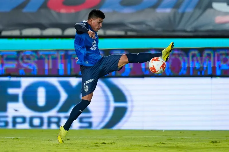 Gallardo en un un juego con Monterrey