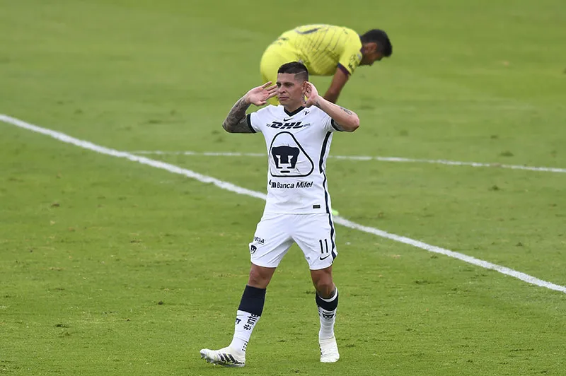 IMAGO7 Iturbe celebra una anotación con el cuadro auriazul