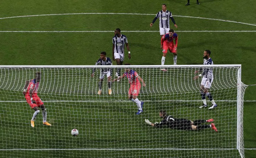 Tammy Abraham así igualó el encuentro ante el West Bormwich