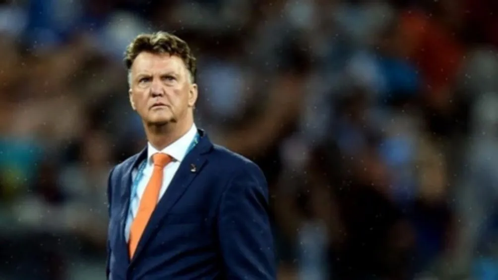 AP Louis van Gaal durante un partido