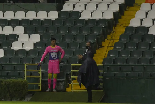 IMAGO7 Alfredo Talavera tras ser expulsado ante León