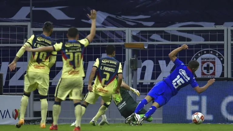 Jugada polémica entre Rivero y Jiménez