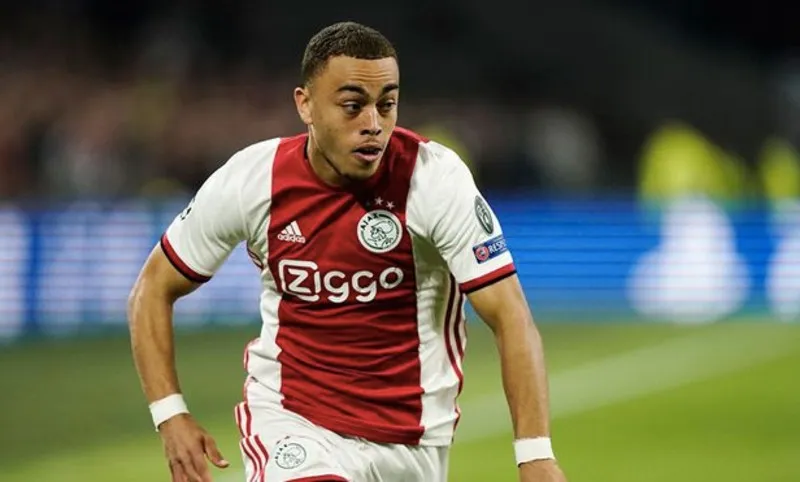 Dest en un partido con el equipo de Amsterdam