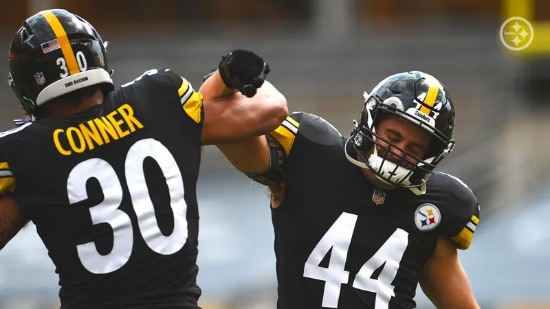 Jugadores de Pittsburgh celebran una jugada