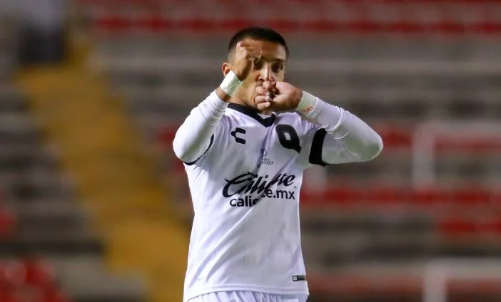 Kevin Ramírez festejan una diana