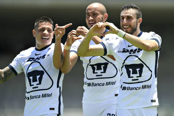 IMAGO7 Iturbe, González y Mayorga en festejo