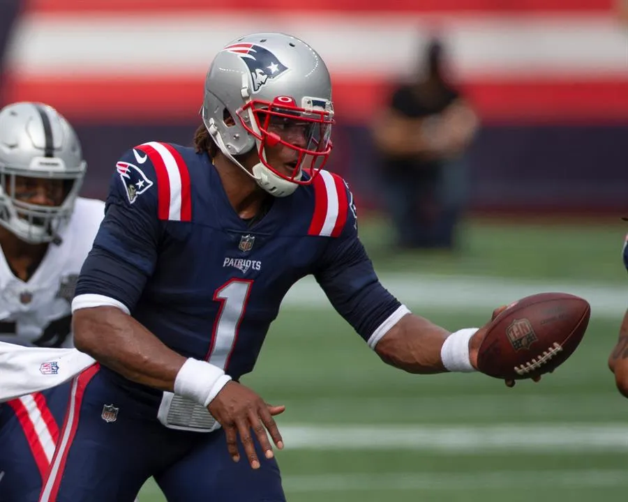 El QB en acción con los Pats
