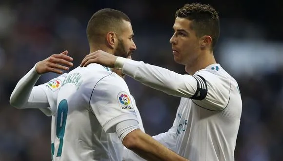 AP Benzema y CR7 en un juego del Real Madrid