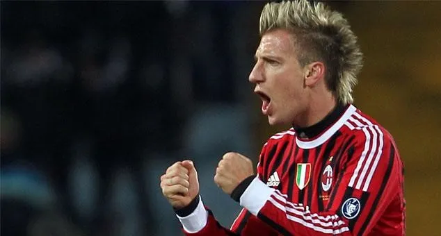 AP Maxi López en su paso con el AC Milan