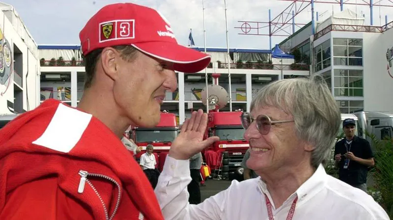 EFE Bernie Ecclestone y Michael Schumacher previo a una carrera
