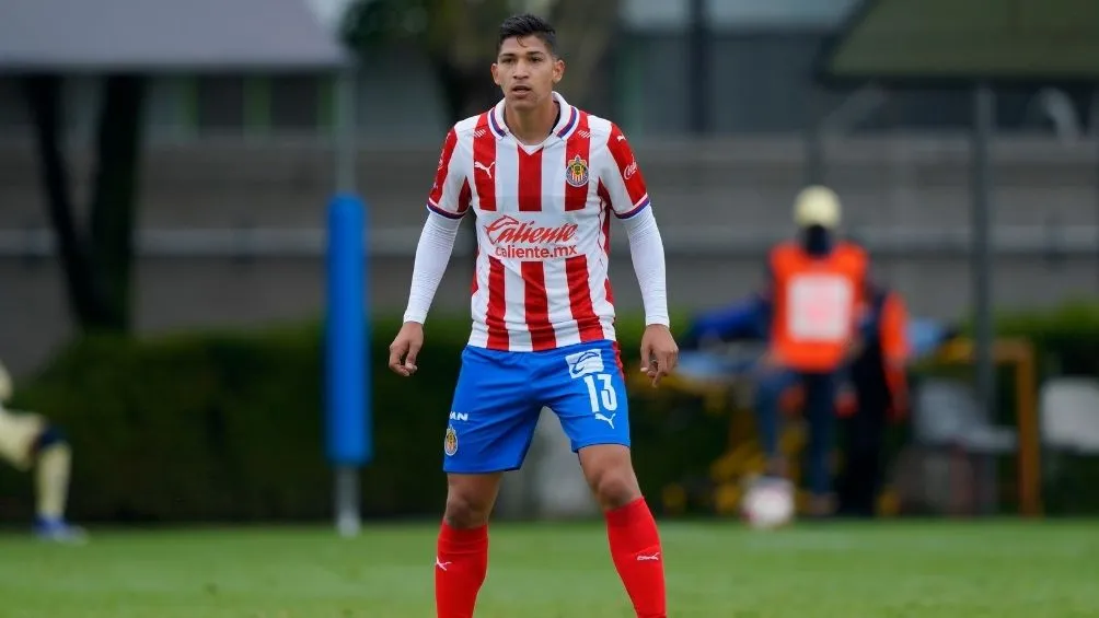 Ángel Zaldívar en partido con Chivas