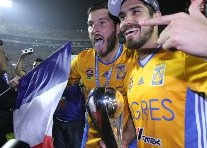 Gignac y Andy Delort festejan título de Tigres