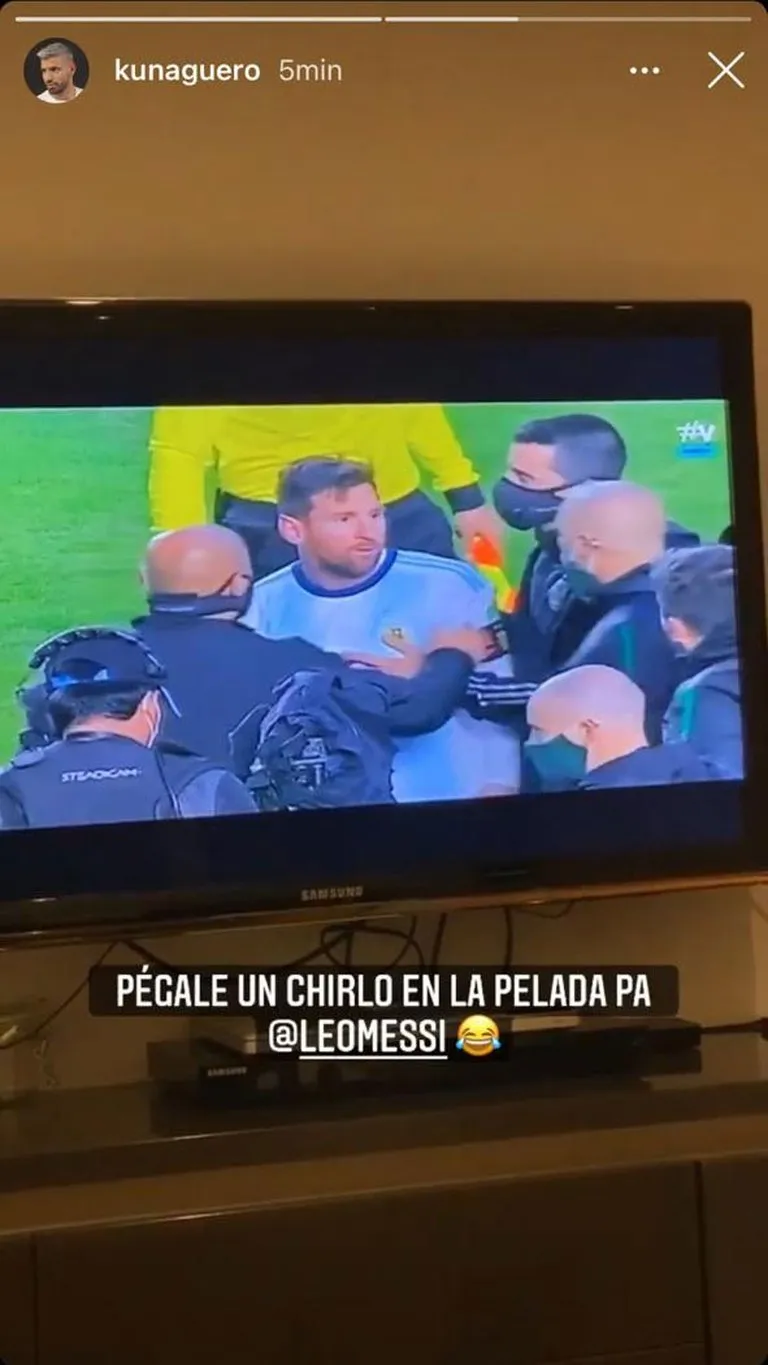 &quot;Pégale un chirlo en la pelada Leo&quot;, dijo Agüero en redes