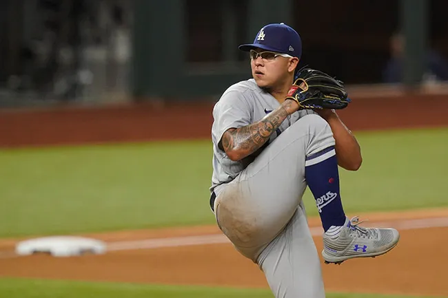 AP Urías prepara un lanzamiento