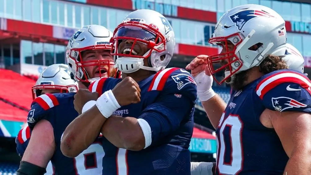 @PATRIOTS Cam Newton en partido con los Patriots