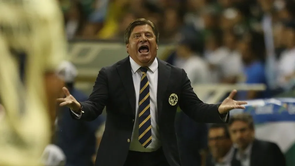 IMAGO7 Miguel Herrera en el Estadio de León