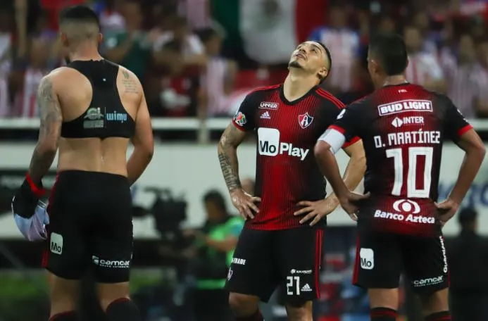 Jugadores del Atlas se lamentan tras derrota