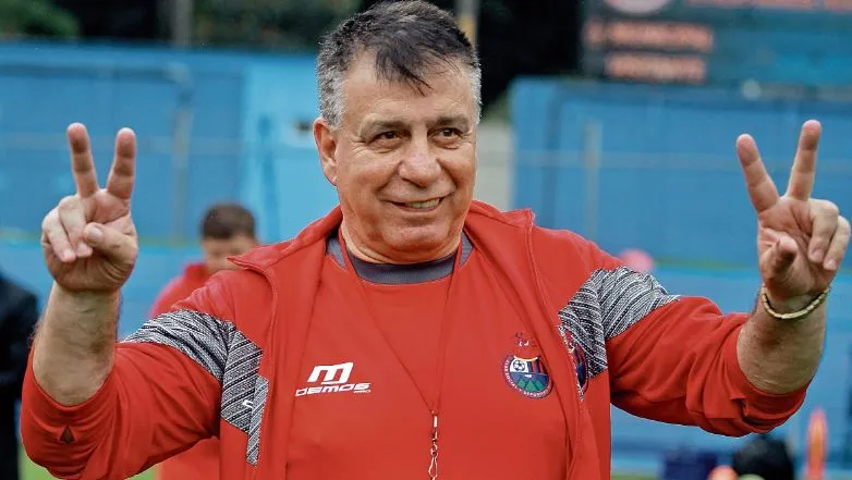 Almeida, durante una de sus presentaciones como entrenador