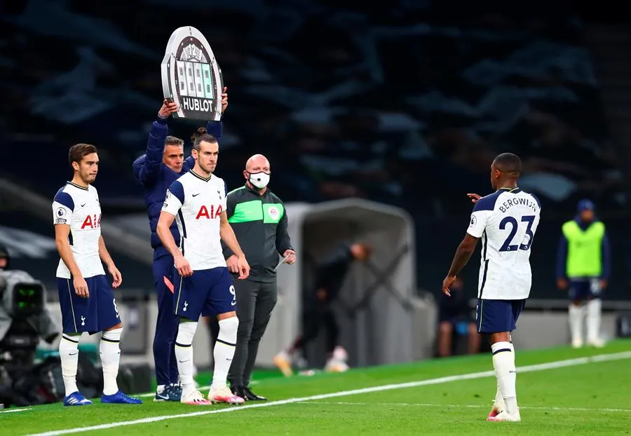 EFE Gareth Bale a punto de ingresar de cambio al partido con el Tottenham